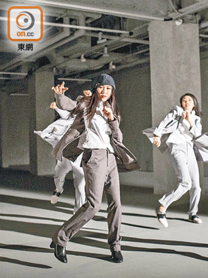 鍾舒漫在新歌MV加入經典舞步，向偶像MJ致敬。
