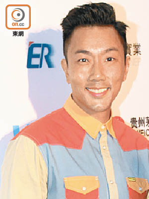 劉浩龍與鄭融擔任表演嘉賓，前後腳現身。