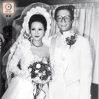 開心擁抱<br>謝賢與狄波拉（右）結婚多年後才離婚，至今仍是好朋友。