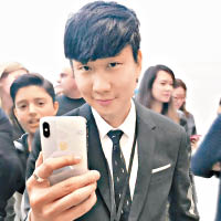 林俊傑與最新iPhone X合照，好威威呀！