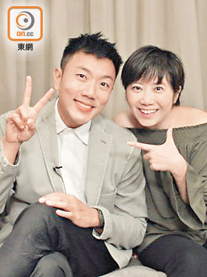 劉浩龍（左）