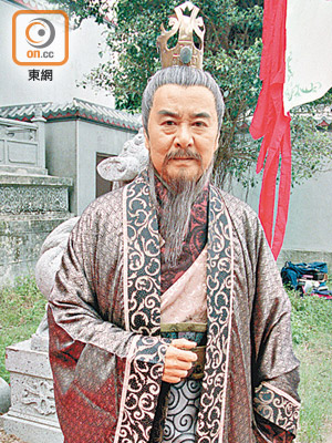 江漢生前常演商家及父親角色。