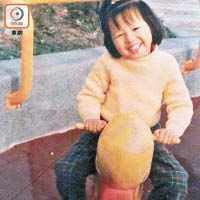 阿Yu自小已接受媽咪「特訓」，經常在公園做小Model。