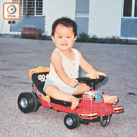 陳庭欣小時候短頭髮，經常被誤會是男生。