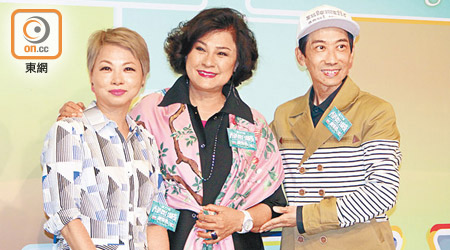 張達明、黃淑儀及劉玉翠昨日出席記者會，宣布鍾景輝獲獎。