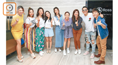 黃翠如與一班無綫藝人到訪新加坡，為big big channel造勢。