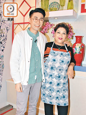 肥媽與陸浩明拍攝新一輯飲食節目。