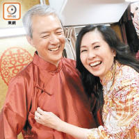 陳榮峻與吳香倫流露幸福笑容。