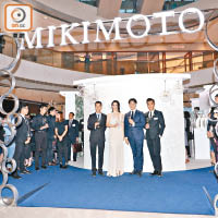 古天樂、宣萱與MIKIMOTO亞太區董事總經理橋本靖彥（右二）、國際金融中心商場租務副總經理湯偉健（左一）為活動揭開序幕。