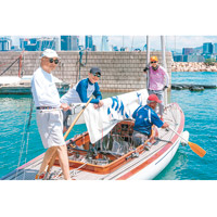 梁朝偉指帆船運動適合不同年紀人士參與。