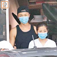 王浩信曾努力挽救婚姻，被拍得陪太太陳自瑤Shopping。
