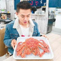 詹朗林大讚北海道海鮮，當然唔少得食蟹。