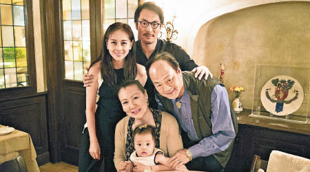 狄龍夫婦見證兒子譚俊彥娶妻及誕女，三代同堂！