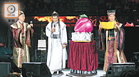 （左起）：葉振棠、陳浩德、李龍基