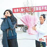 王寶強與林志玲合作時曾送花，令女神驚喜。