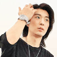 菊梓喬與張景淳被揭戴情侶手錶洩「蜜」。