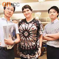 方翔（左）、Eva（中）和陳志豪遠赴海外銀行實習，三人均大有收穫。	（潘國禮攝）