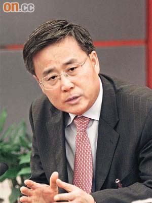 郭樹清表示，市場對中國經濟信心下滑，將危及內銀集資計劃。
