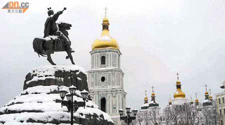 圖為烏克蘭標誌性建築索菲婭大教堂。