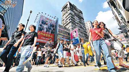 零售暢旺主要由於本地消費意欲持續旺盛及訪港旅遊業蓬勃。