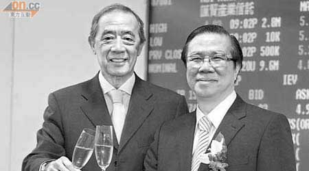 甘慶林（右）與夏佳理（左）均指出，匯賢掛牌為本港的人民幣業務發展再踏出重要一步。（黎達豪攝）