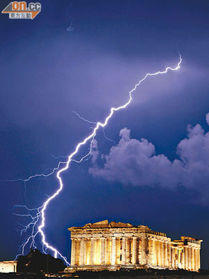 希臘一旦賴債，投資者只能取回面值四成的資金。圖為希臘標誌性古蹟巴特農神殿。