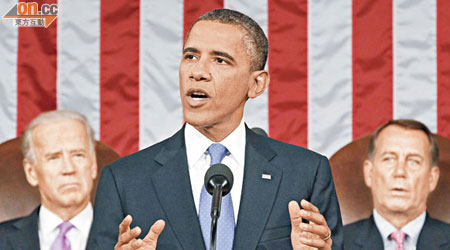 美國總統奧巴馬（中）曾指摘國會兩黨就發債提限問題爭拗不休，連累美國喪失AAA評級。