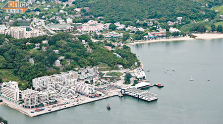 大嶼山梅窩碼頭一帶分層住宅平均呎價介乎約2,500至5,000元。