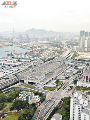 在政府出招調控樓市下，港鐵南昌站上蓋項目曾出現流標。