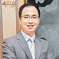 渣打銀行（香港）認股證銷售董事翁世權