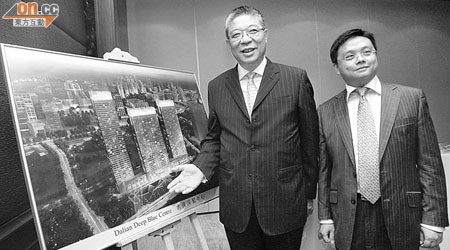 綠城馮征（右）稱，是次出售滬項目並非因為資金壓力。左為常務副主席壽柏年。（資料圖片）