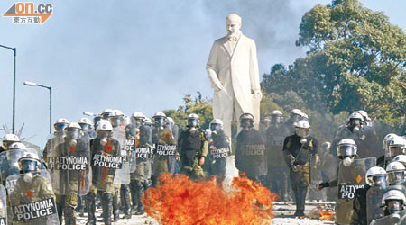 希臘削赤行動把早已陷入水深火熱的人民推至絕境，暴力引致傷亡事件亦增加。