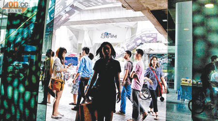 泰國的旅遊業每年吸引無數遊客，是經濟持續增長的其中一個推動力。