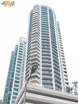 世紀大廈1座近日售出的複式戶，實用面積約4,166方呎。