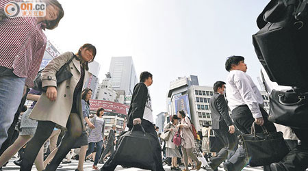 1IMF估計，日本今年負債比率將升至245%。