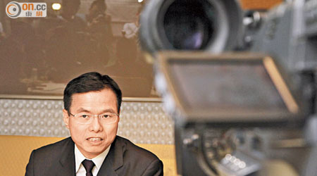 香港中旅許慕韓表示，前主席被調查對業務無影響。（潘國禮攝）