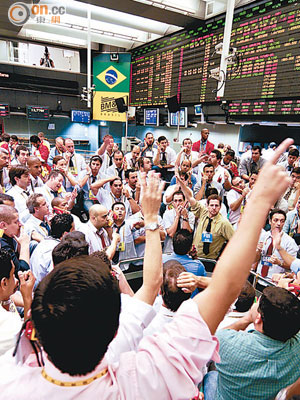 巴西股市連漲四日後有回吐。