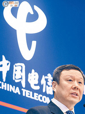 中電信王曉初指，七月推出4G手機服務，一個月已取得六十萬客戶。（蕭毅攝）