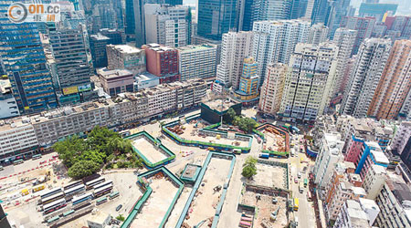 觀塘市中心重建計劃第二及三發展區規模龐大，提供住宅、大型商場及交通交匯處等設施。