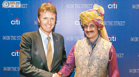 花旗集團亞太區CEO卓曦文（左）同印度王子（右）齊撐LGBT權益。