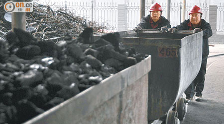 市傳煤炭行業將加快整合，惟中煤及神華均澄清合併傳聞。
