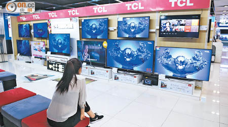 TCL多媒體料，全年中國市場的智能電視機銷售佔六成。