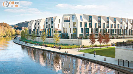 英國巴斯Bath Riverside屬全新河畔公寓，設有複式單位及別墅。
