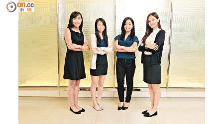 四位學界小花銳意投身金融業（左起Jenny、Christy、Moby及Gigi）。（羅錦鴻攝）