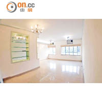 沙田第一城28座低層C室三房戶月租劈至1.4萬元。