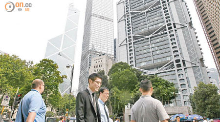 金管局表示，香港及內地銀行不良貸款率均見上升，但風險仍然可控。