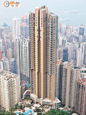 天匯頂層複式連天台A單位，屬整個項目身價最高的樓王大宅。