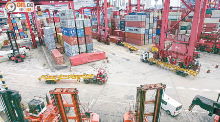 本港去年首十一月共處理一千八百六十三萬個標準貨櫃箱。（資料圖片）