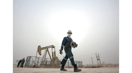 受油價持續低迷拖累，約一百五十家石油及天然氣企業瀕臨破產。