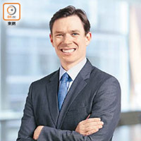 嘉信理財主席Tobin McDaniel相信，大部分金融機構將提供機械人理財服務。